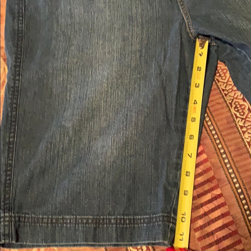Bermuda shorts - Picture 6 of 8